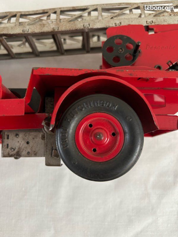 Camion De Pompiers Vébé Hotchkiss – Tôle, Moteur à Clé, 41 Cm, Made In France (rare)