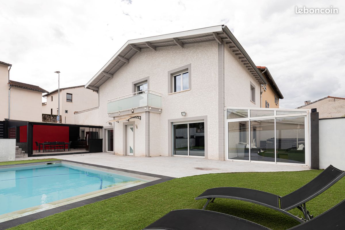 Maison 6 pièces 212 m² · à Caluire-Et-Cuire · 212 m² · 695 000 €
