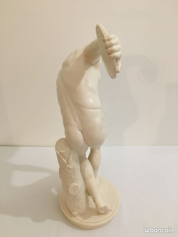 Statue de l'homme nu Olympic en résine (image 3)