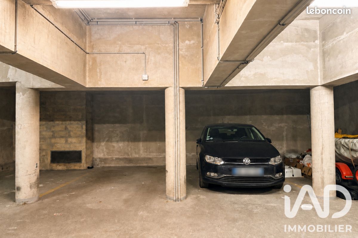 Parking 25 m² · à Paris · 25 m² · 52 000 €