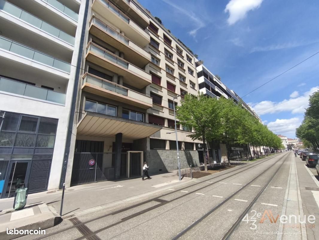 Appartement 5 pièces 178 m² · à Saint-Étienne · 178 m² · 198 000 €