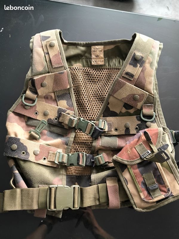 Gilet de combat militaire (image 1)
