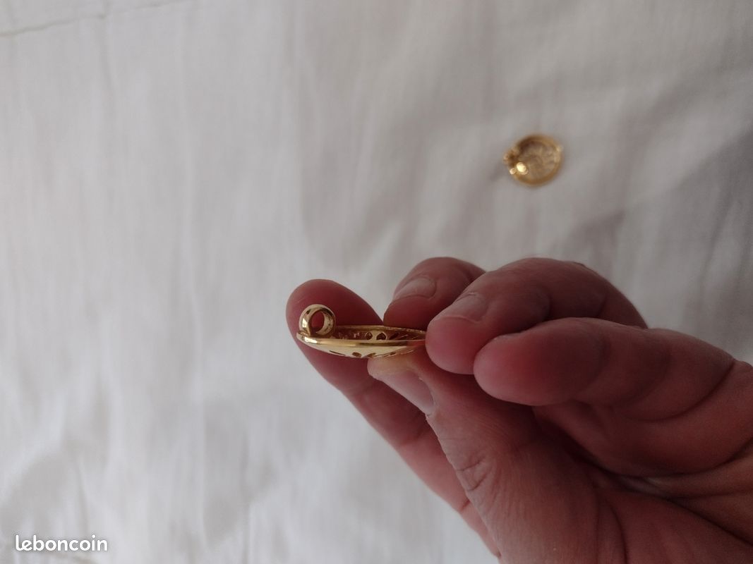 Pendentif et boucles d'oreilles (image 3)
