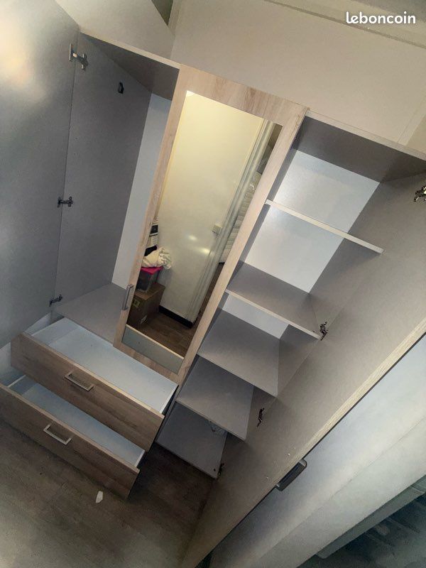 Armoir en bois avec miroir (image 3)