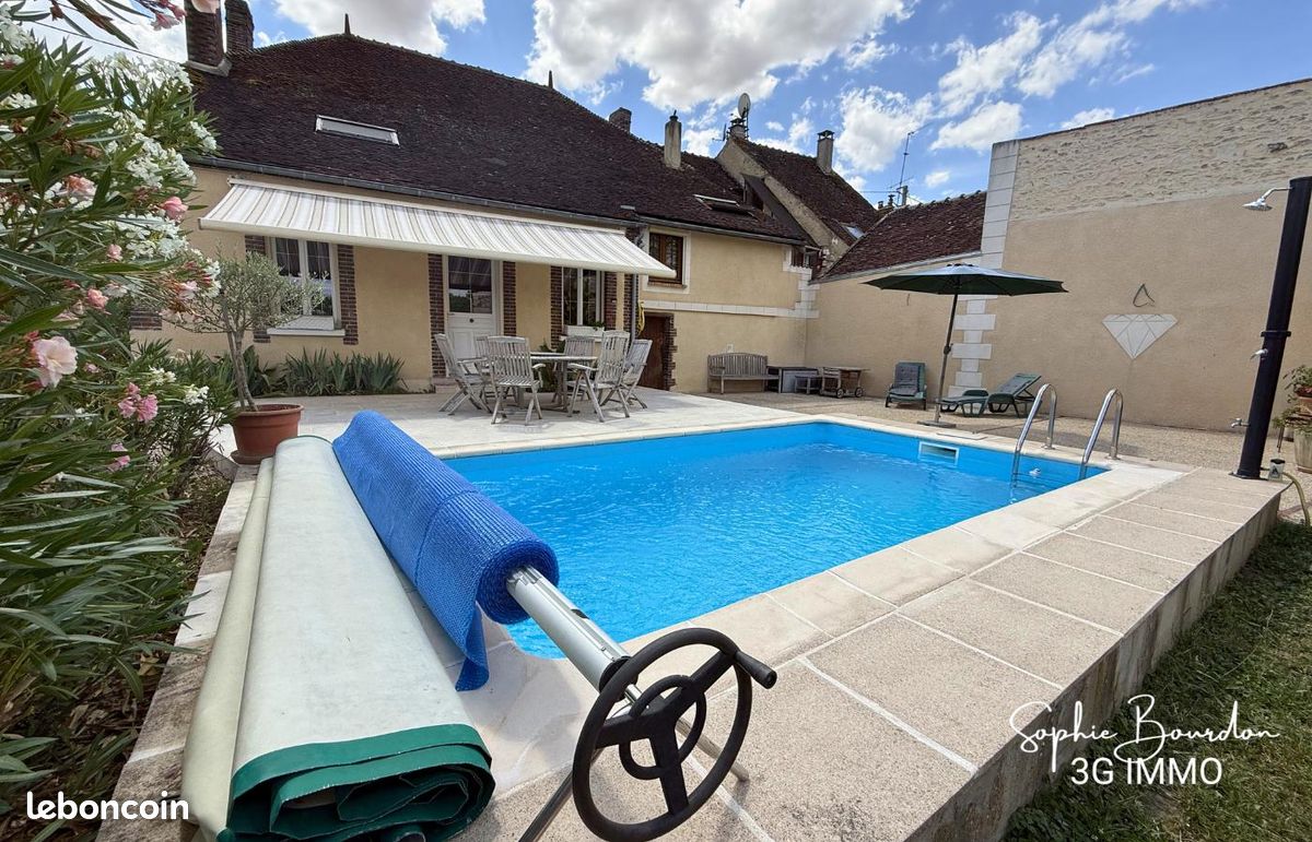 Maison 7 pièces 156 m² · à Épineau-les-Voves · 156 m² · 243 000 €