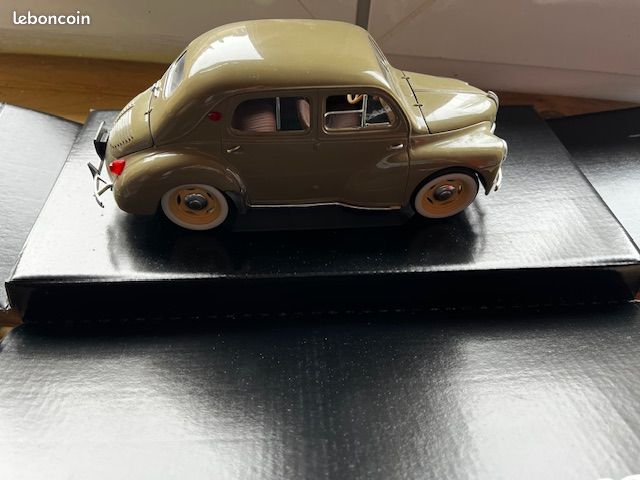 SOLIDO PRESTIGE LA RENAULT 4CV 1/18 REF 8048 NEUF