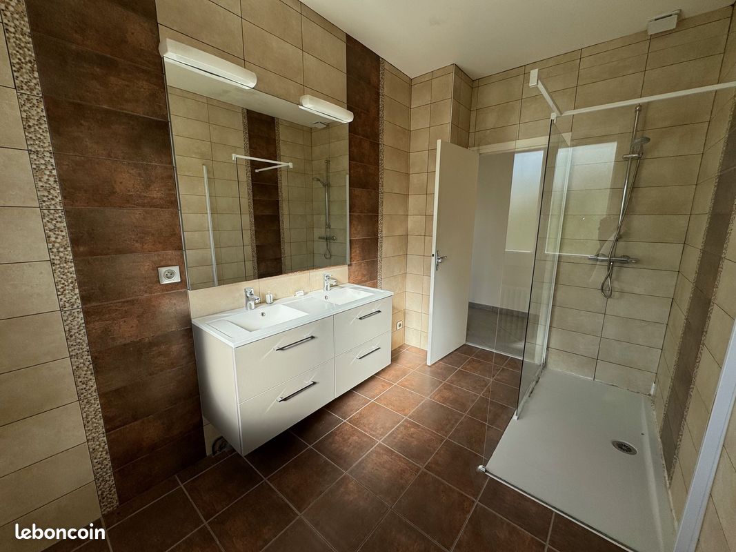 Pavillon 6 pièces 152 m² - Feytiat 87220 (image principale 3)