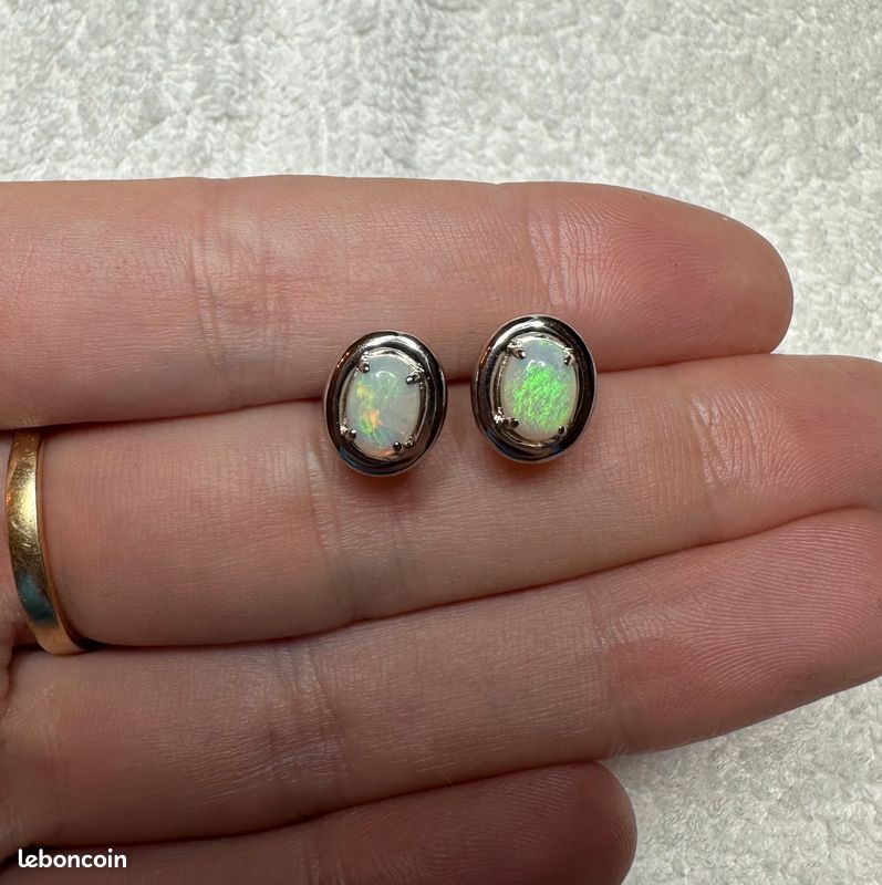 Boucles D'oreilles Clous Avec Opale Noire D'Australie 8x6mm - Argent 925, Zircon - Neuf