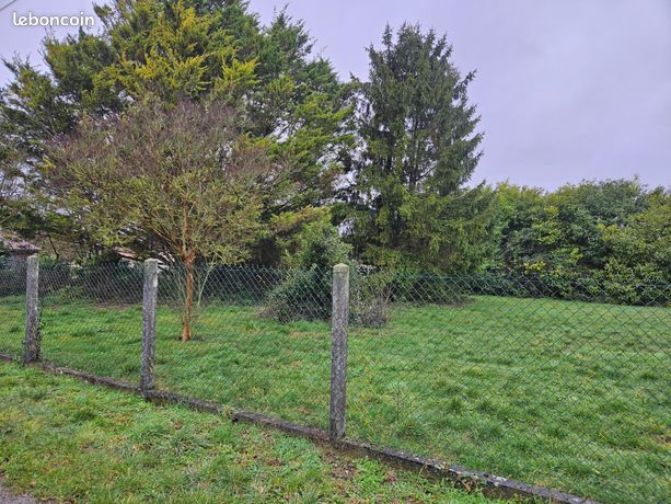 Terrain 1400 m² VARAIZE