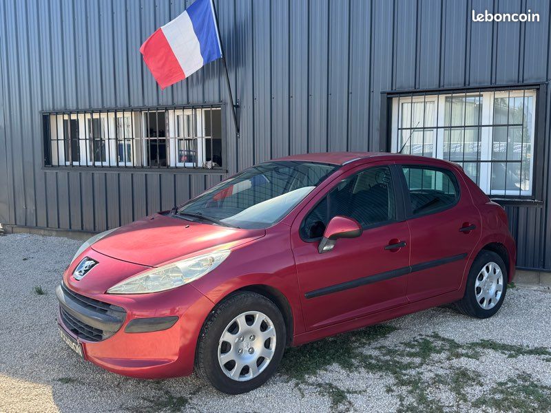 PEUGEOT 207 1.4i (image 2)