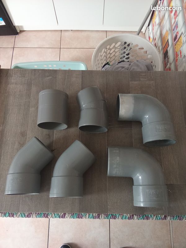 Coudes en PVC (image 1)