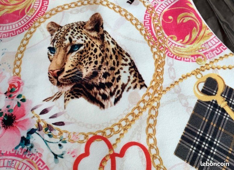 Robe courte Fillette 4 ans Motifs Léopard + Cœur+ clef / État neuf (image 2)