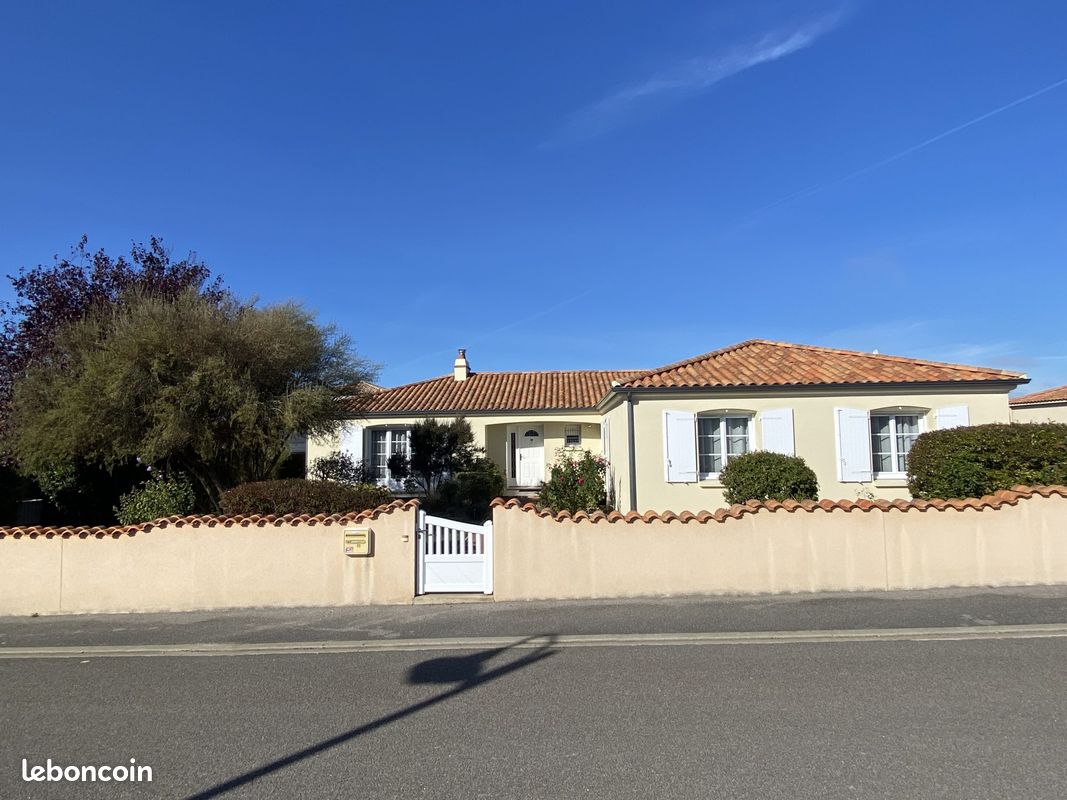 Maison 5 pièces 148 m² · à Brem-sur-Mer · 148 m² · 418 000 €