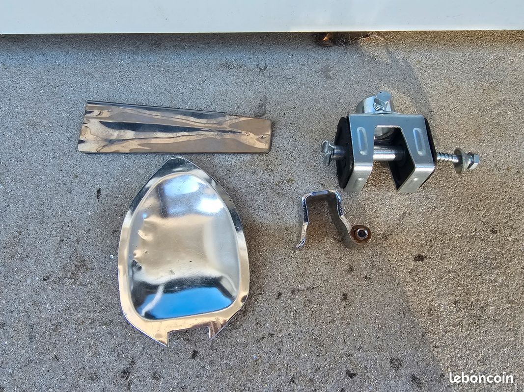 Lot VW Cox, coupleur, coquille de porte, support de cric et déflecteur (image 1)