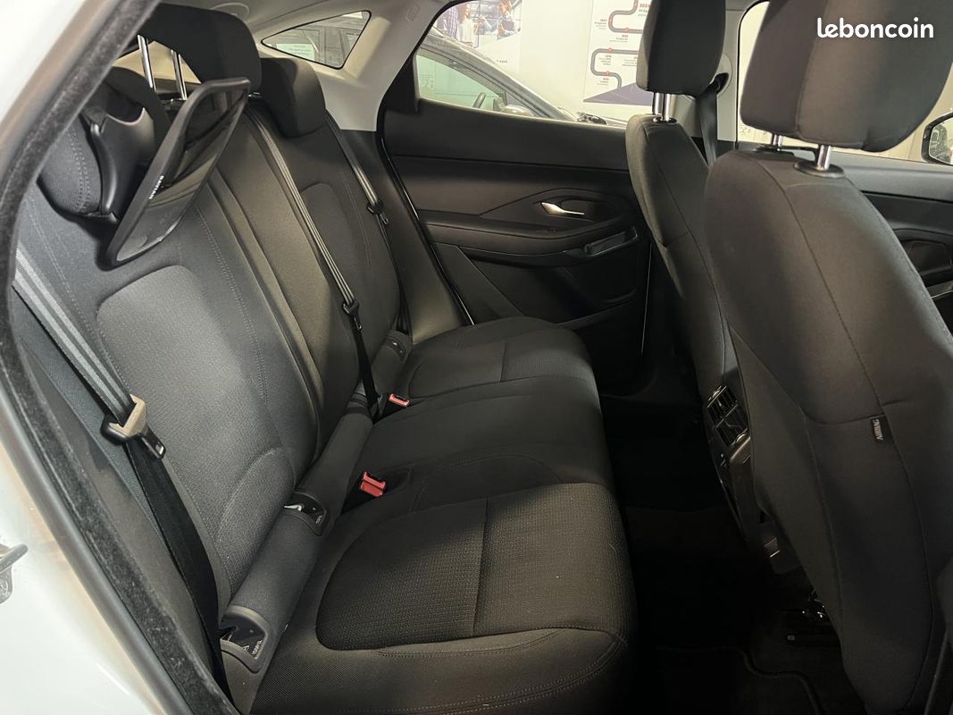 Jaguar e-pace 2.0 d150 150 awd (image 24)
