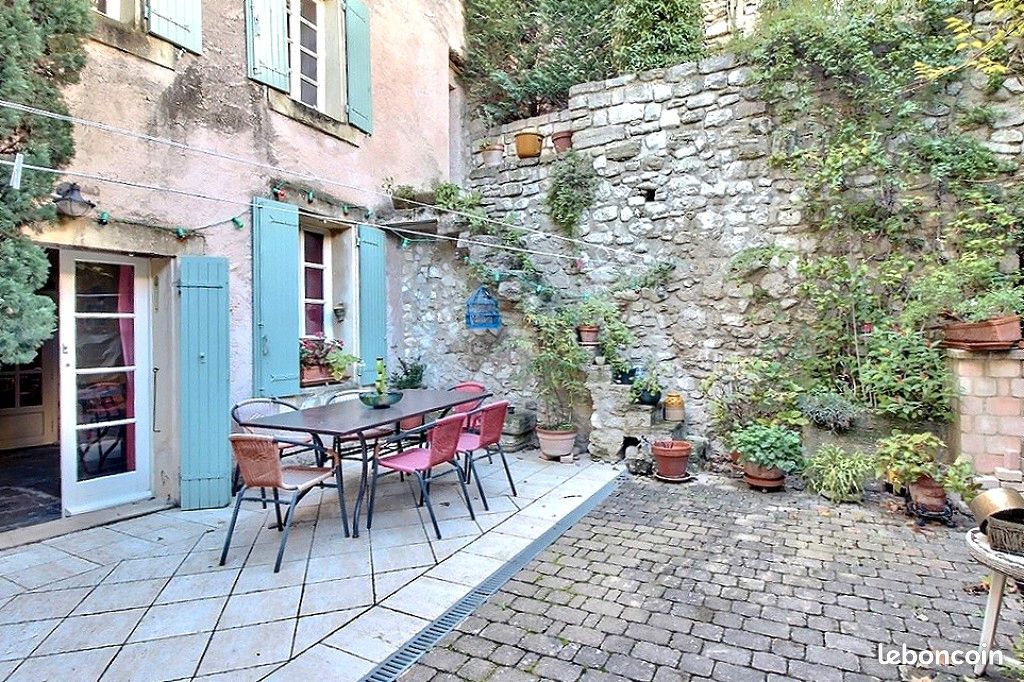Maison 10 pièces 230 m² · à Le Barroux · 230 m² · 490 000 €
