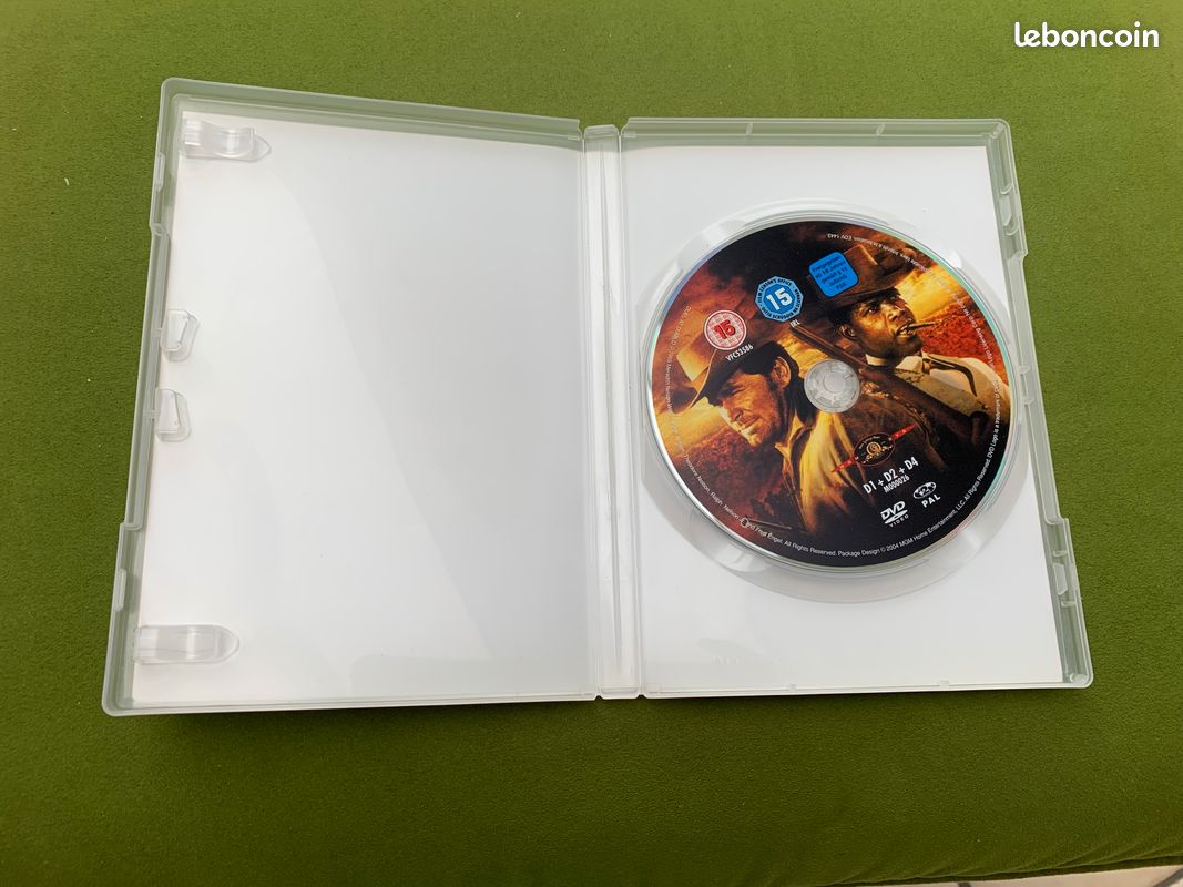 Lot de trois DVD : Rio Bravo, Règlement de comptes à OK Corral, La bataille de la Vallée du diable (image 5)