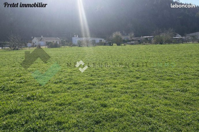 Terrain 1000 m² Massiac