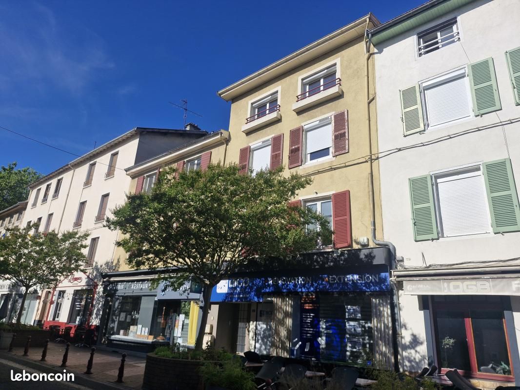 Appartement 3 pièces 100 m² · à Bourgoin-Jallieu · 100 m² · 759 €