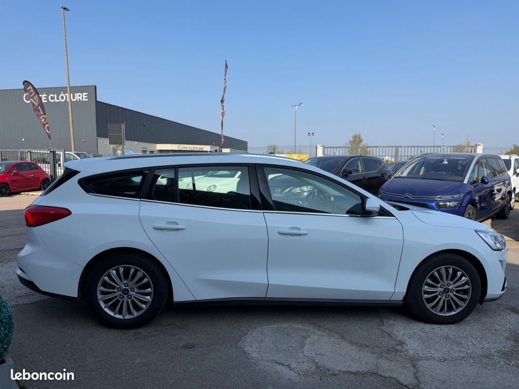 FORD FOCUS BREAK 1.0 ECOBOOST SCTI 125CH TITANIUM - BLUETOOTH - GPS - CROCHET D'ATTELAGE - RADAR DE RECUl (image 7)