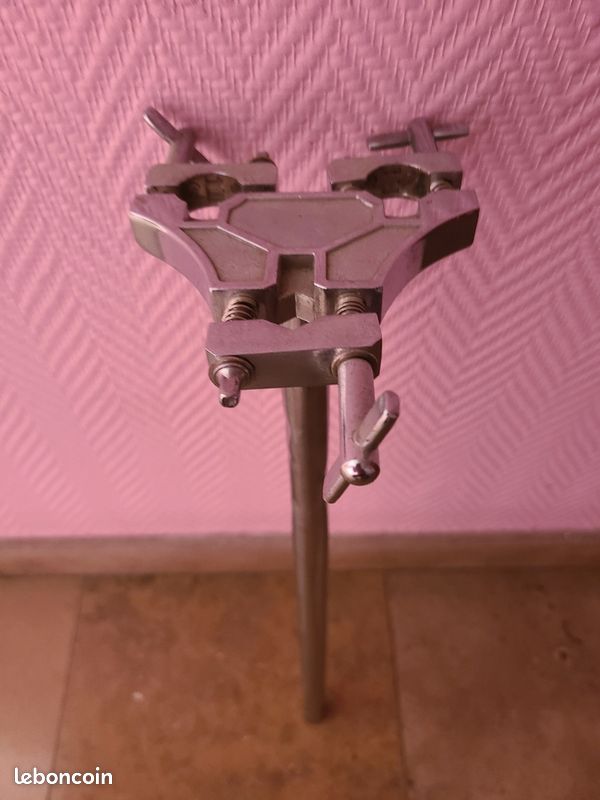 Support multi-fixations pour pied de cymbale – 3 perchettes (image 1)
