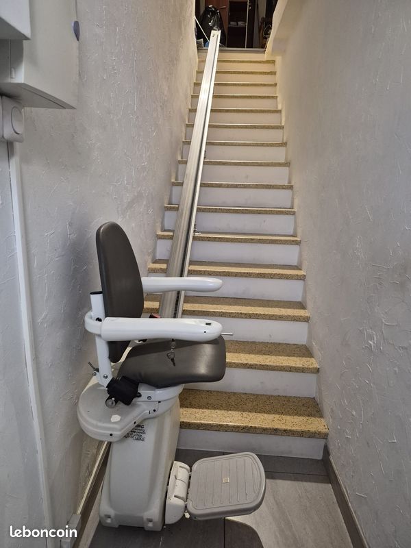 Monte escalier droit (image 1)