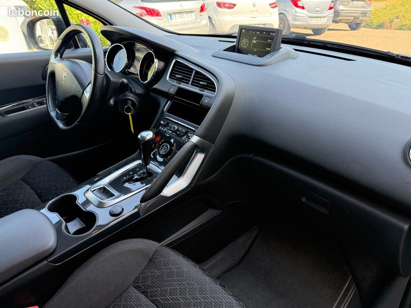 Peugeot 3008 1.6 hdi 120 cv eat6 (image 8)