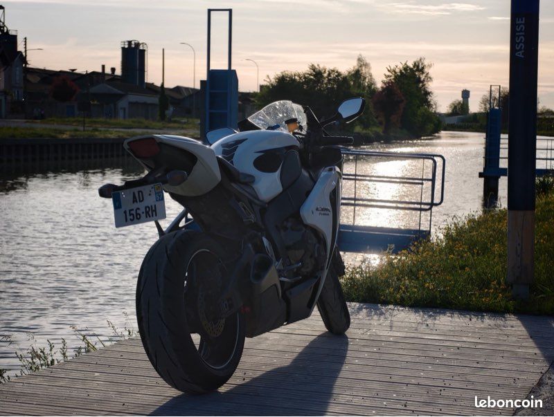 Cbr 1000rr 2008 (image 2)