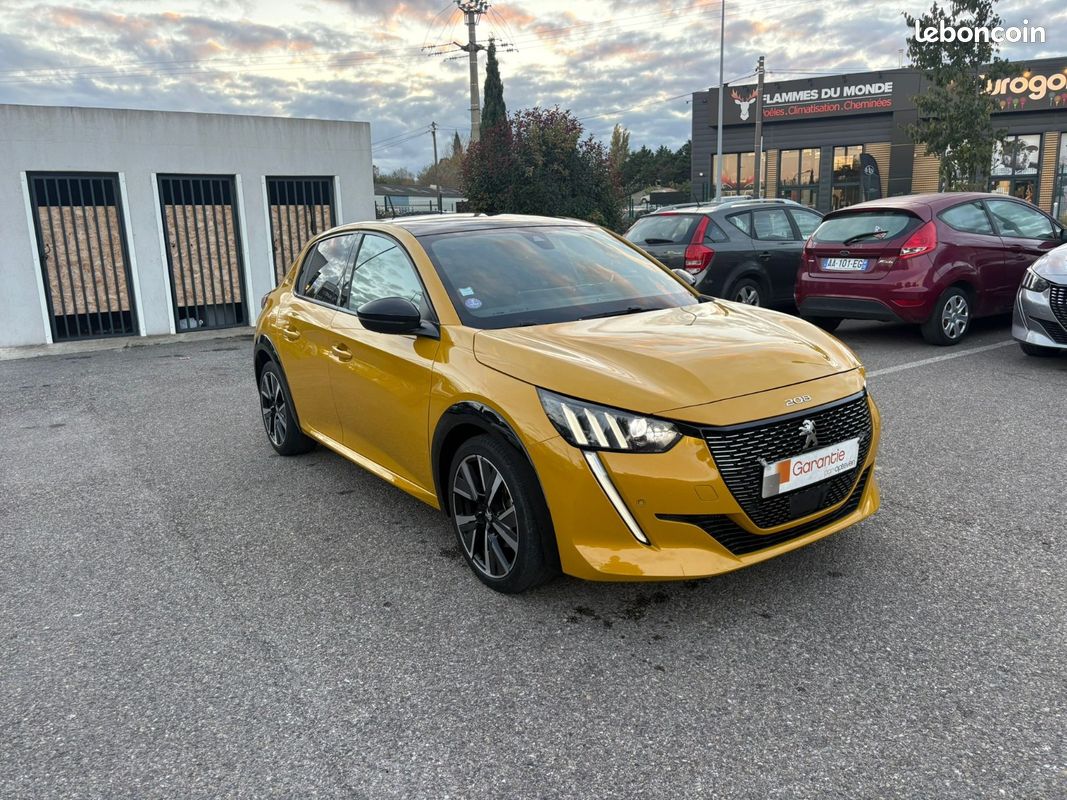 Peugeot 208 GT Line (image 1)