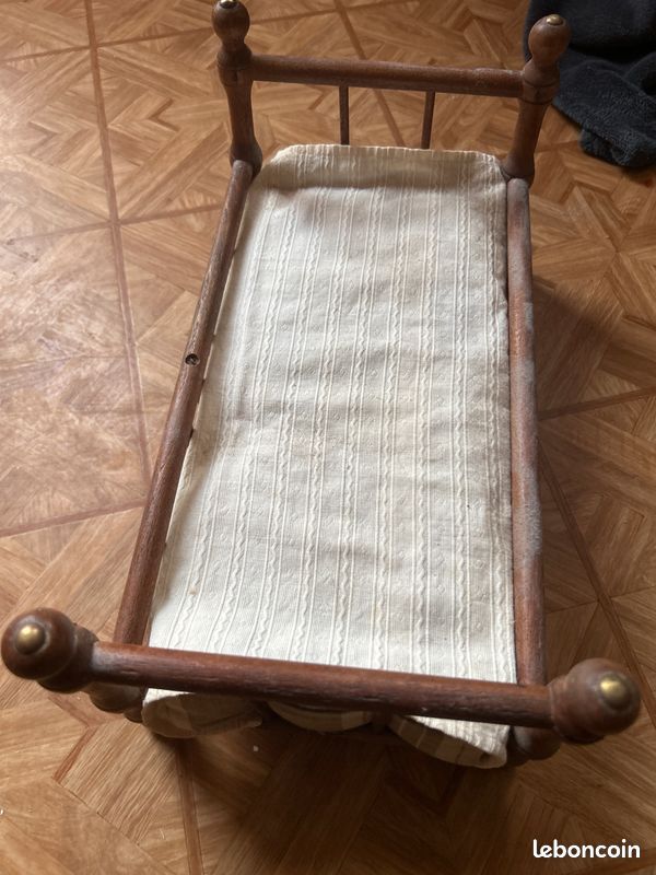 POUPÉE ANCIENNE 62 cm de hauteur avec sa tenue complète EUR 16,00
