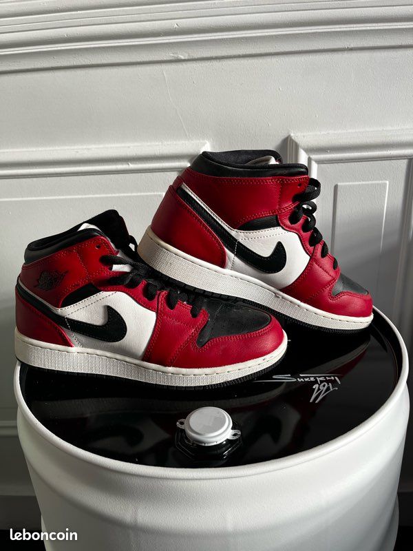Rouge Blanc Air Jordan Mid Femme Rouge Et Noir Air Jordan MID  Rouge/blanc/noir 38 Chaussures