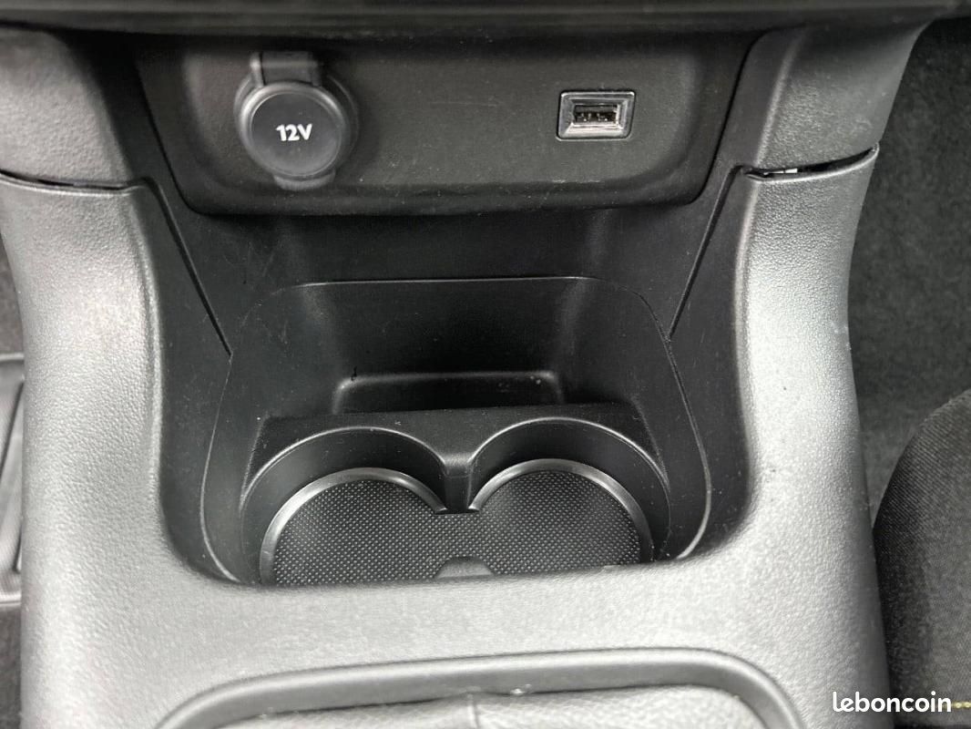 Citroën C3 PureTech 83 ch BVM5 - Plus (image 22)