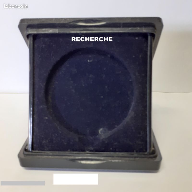 Ecrin pour medaille du travail (image 1)