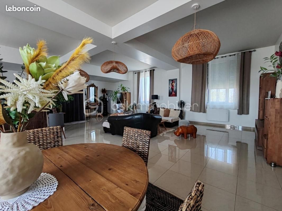 Appartement 5 pièces 137 m² · à Chevilly · 137 m² · 190 000 €