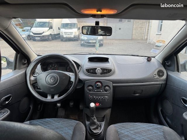 RENAULT CLIO III 1.5 DCI 70 cv Commerciale 2 Places (image 5)