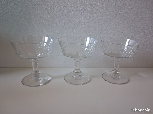 Superbe Serie De 6 Coupes A Champagne Cristal Baccarat Modele Richelieu