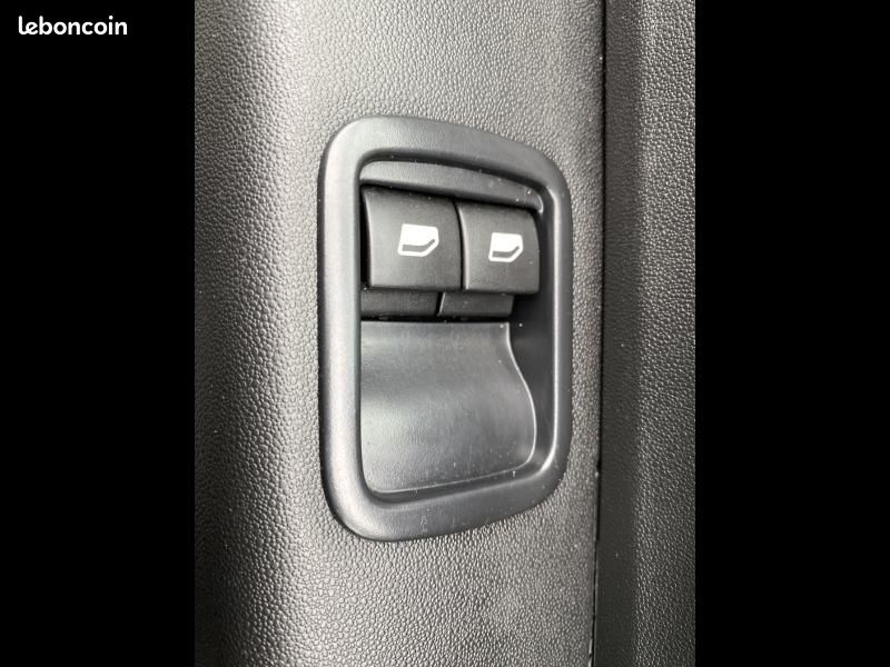Citroen C3 1.2 PureTech 83ch S&S YOU (image 21)