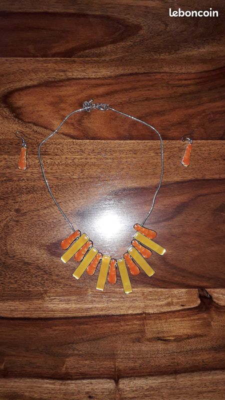 Collier (image 1)
