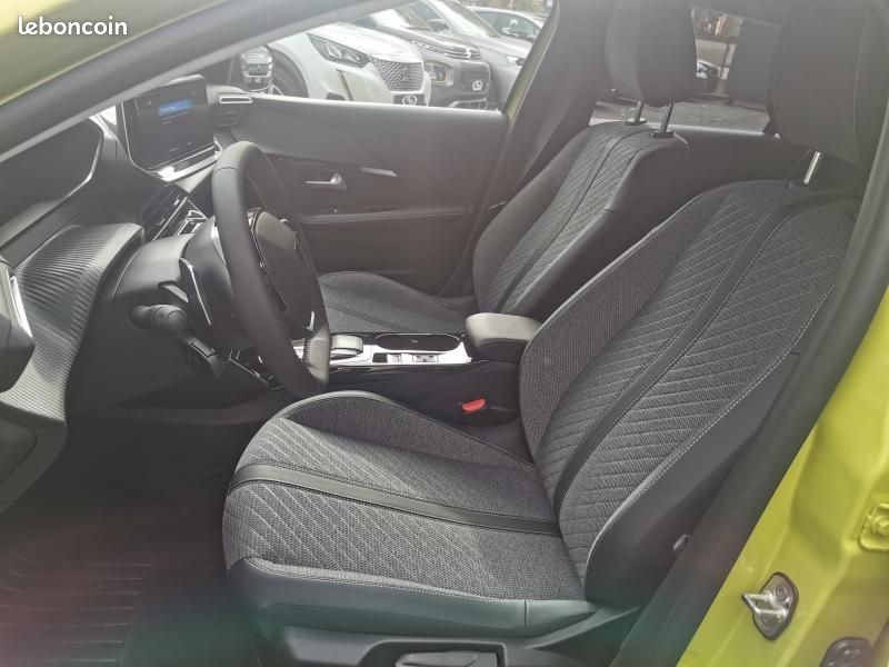 Peugeot 208 1.2 Hybrid 100ch Active e-DCS6 (image 9)