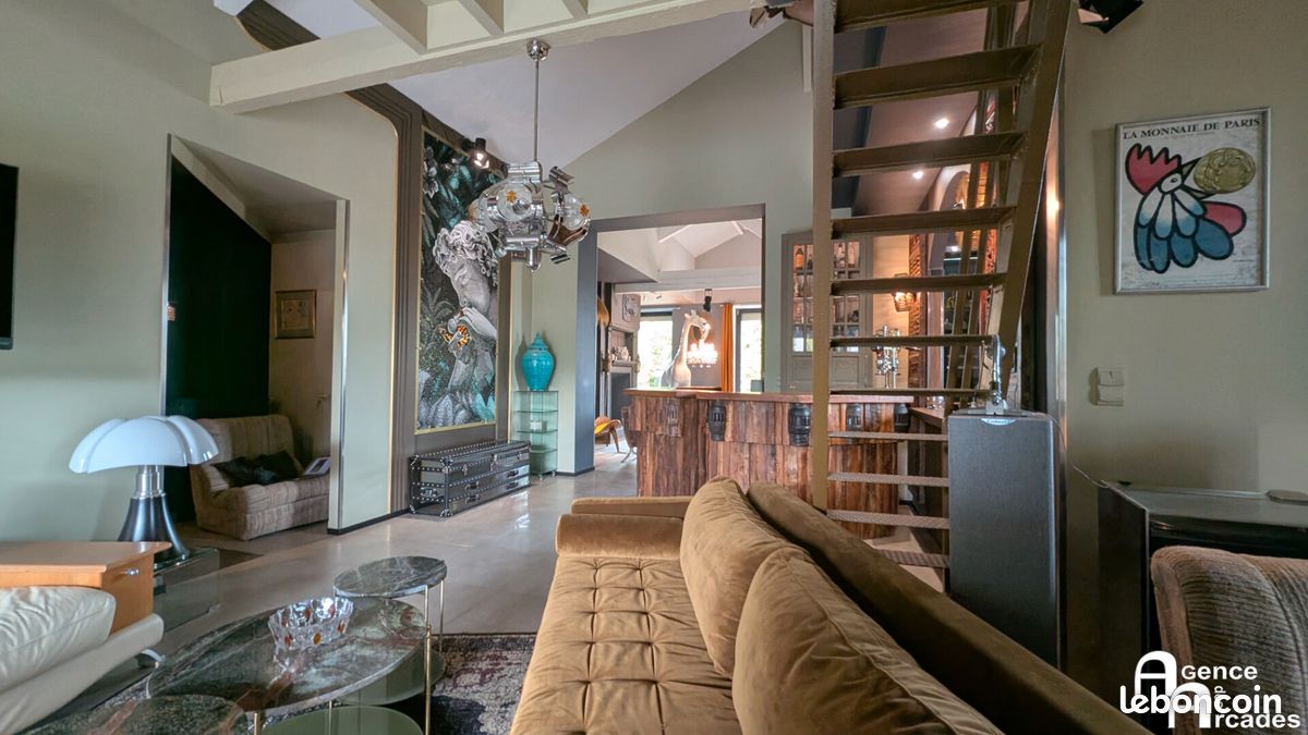 Maison 8 pièces 349 m² · à Libourne · 349 m² · 890 000 €