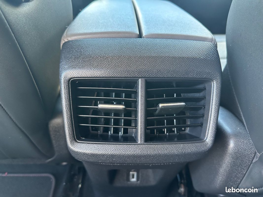 Citroën C5 AIRCROSS C-Series 1.6 225 Plug in Hybrid Rechargeable e-EAT8 Boîte auto {ATTELAGE - CAMERA - CLIM - CARPLAY} (image 31)