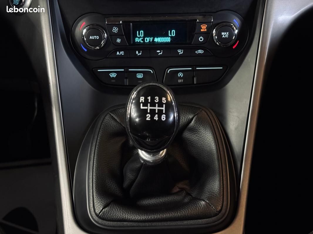Ford Kuga 1.5 EcoBoost 150 S&S 4x2 Trend DISTRIBUTION OK (image 19)