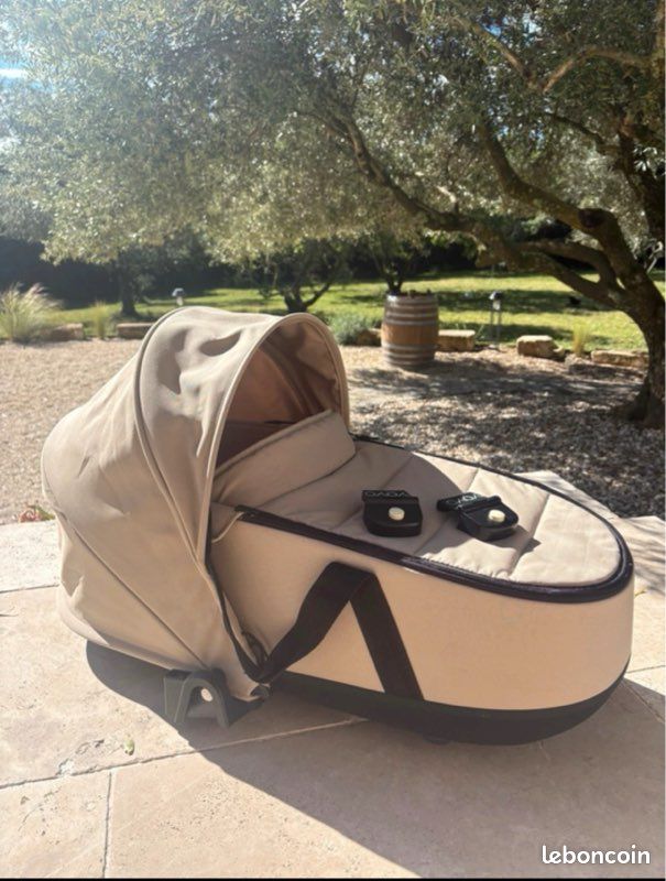 Nacelle YOYO Babyzen / Stokke, coloris Taupe (image 1)