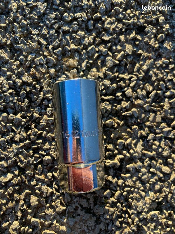 Clé à douille télescopique et douille 21mm (image 3)