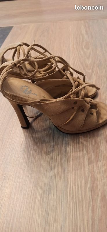 Escarpins femme taille 36 hauts talons (image 1)