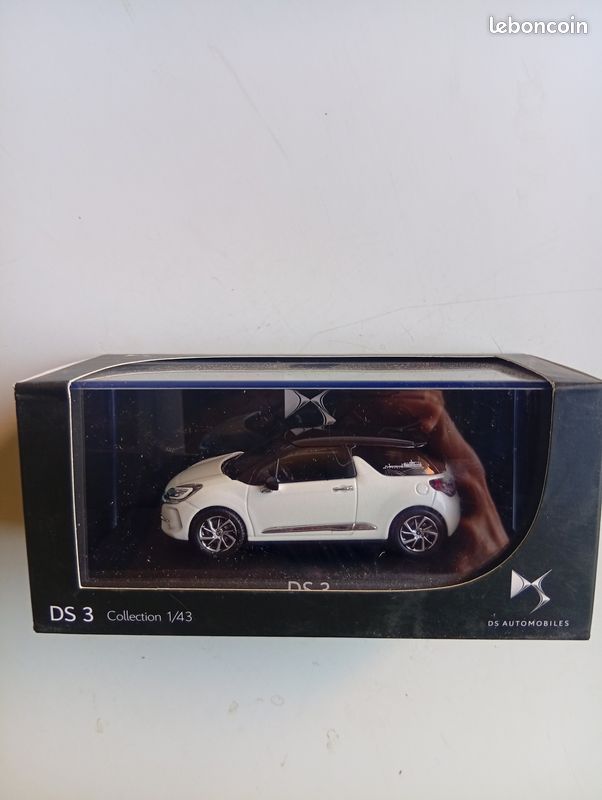 Coffret Norev 1/43 3 Citroën DS - Noir, Argent, Aubergine - édition Limitée