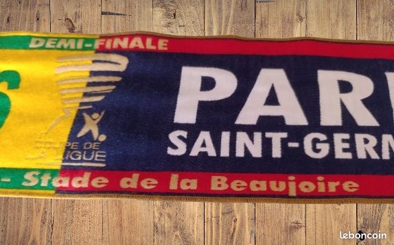 Écharpe Multicolore ESTAC Troyes / FC Nantes – 1/4 Finale Coupe De La Ligue 2001