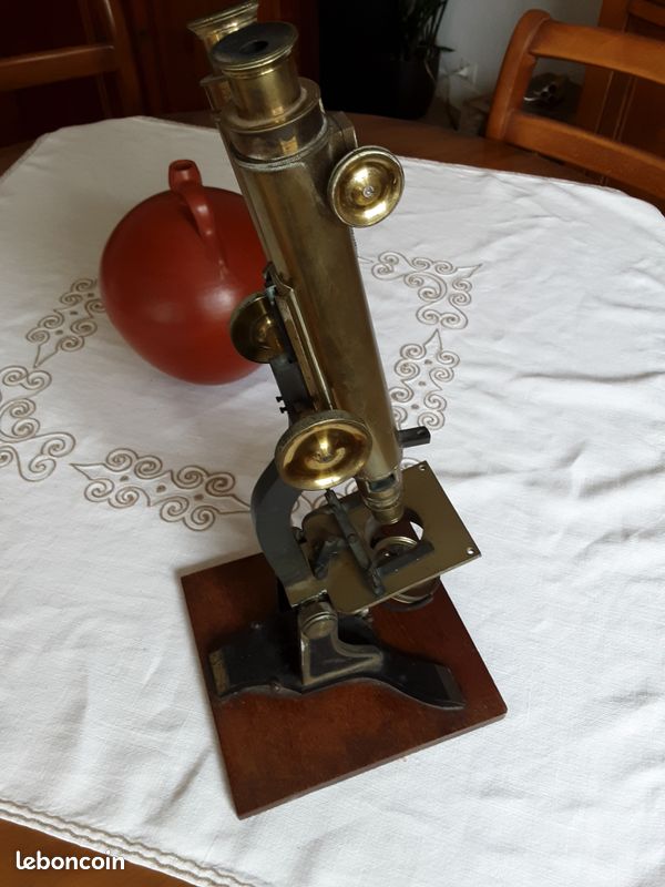 Microscope ancien (image 1)