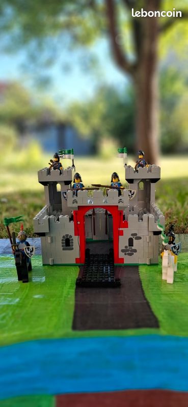 LEGO Black Knight's Castle 6073 (image 3)