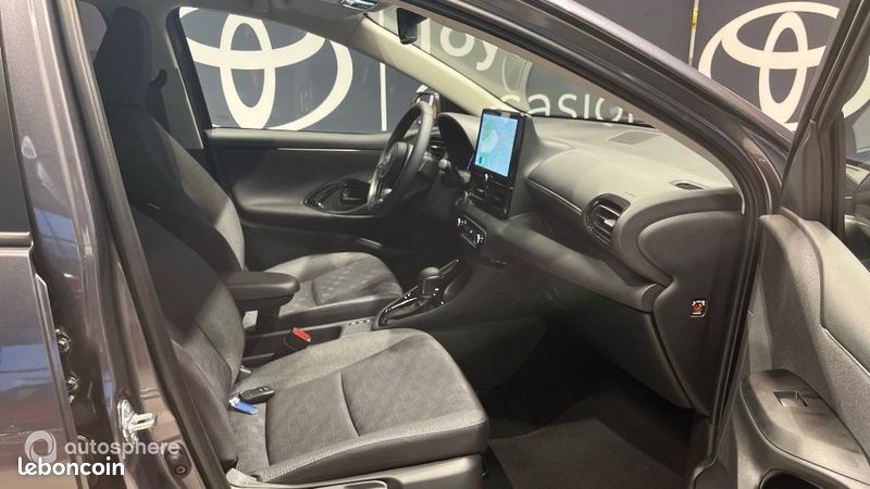 Toyota Yaris 116h Design 5p MY25 (image 15)